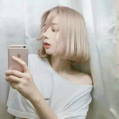 港口的日本姑娘
